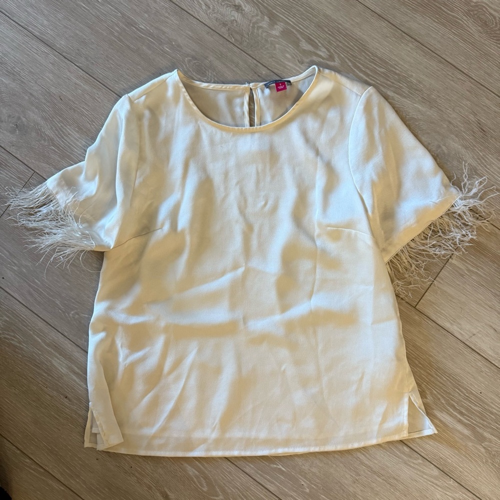 Vince Camuto Cream white feather Fringe short Sleeve Blouse top satin Small - Picture 7 of 8